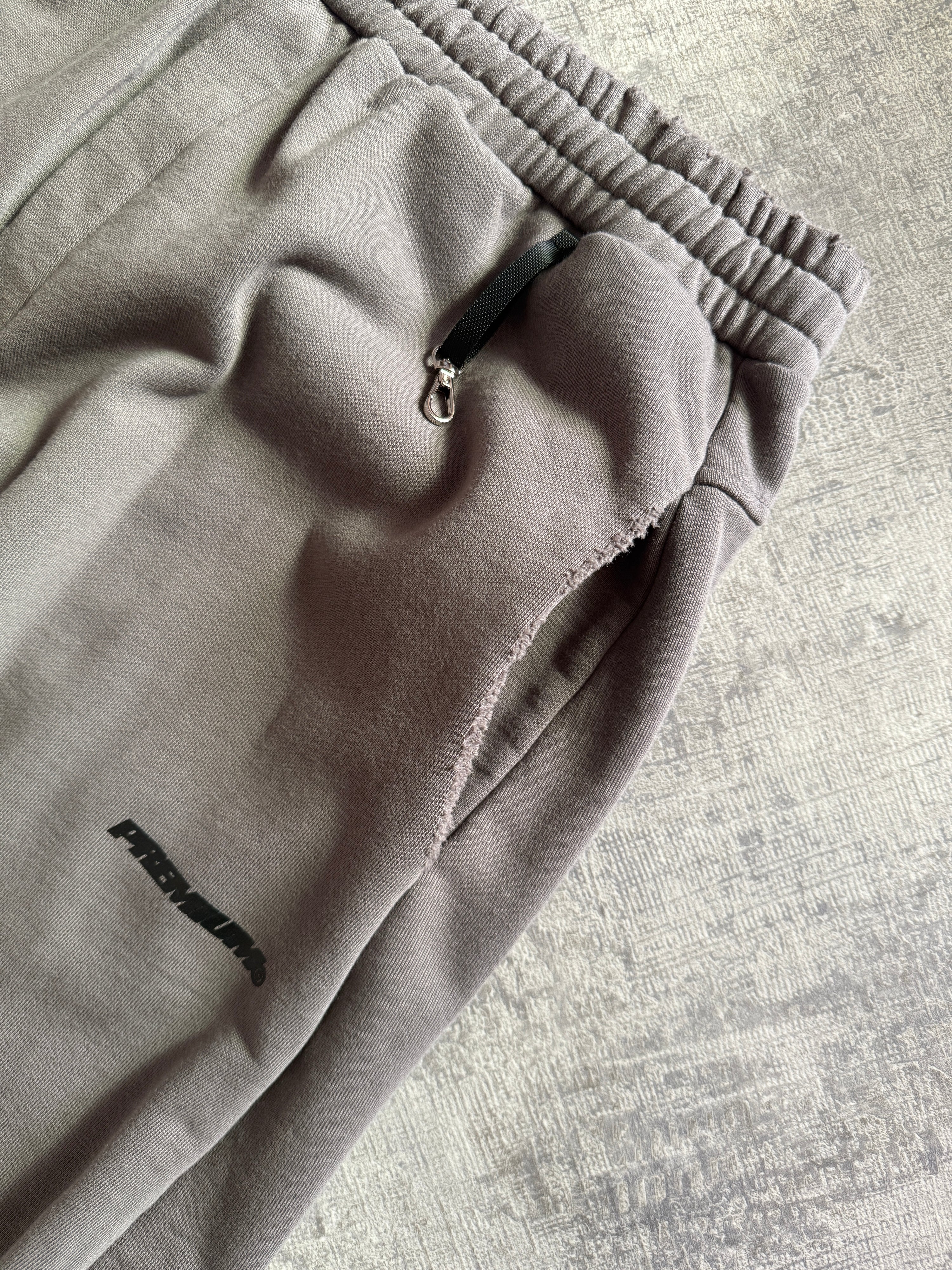 UNIFORM Sweats (Concrete)